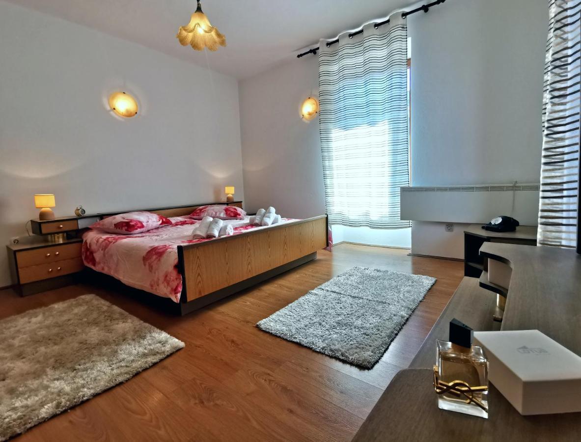 Parun Apartment Pula Exterior foto